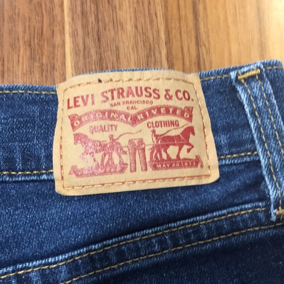 Genuine Levi’s Denim Shorts. - Picture 3 of 4